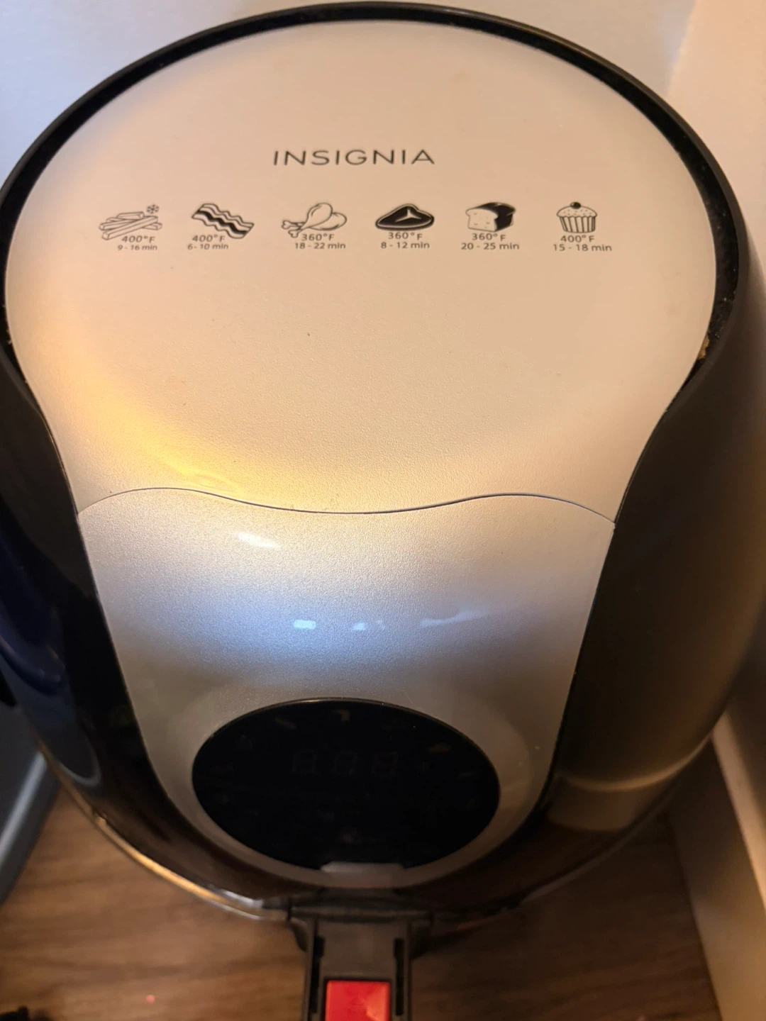 Insignia Air Fryer - photo 2
