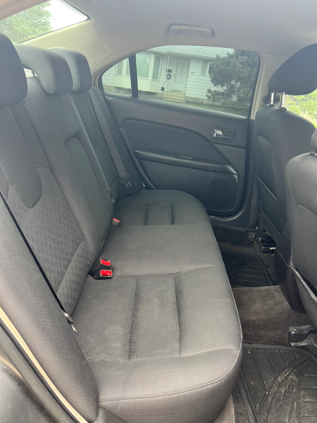 Grey Ford Fusion SE Sedan - photo 2