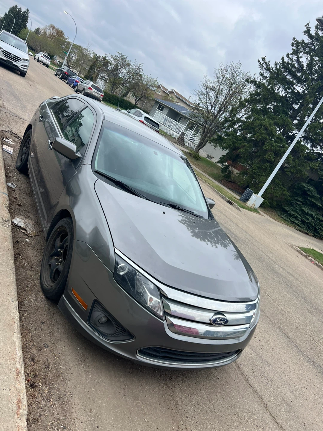 Grey Ford Fusion SE Sedan - photo 4