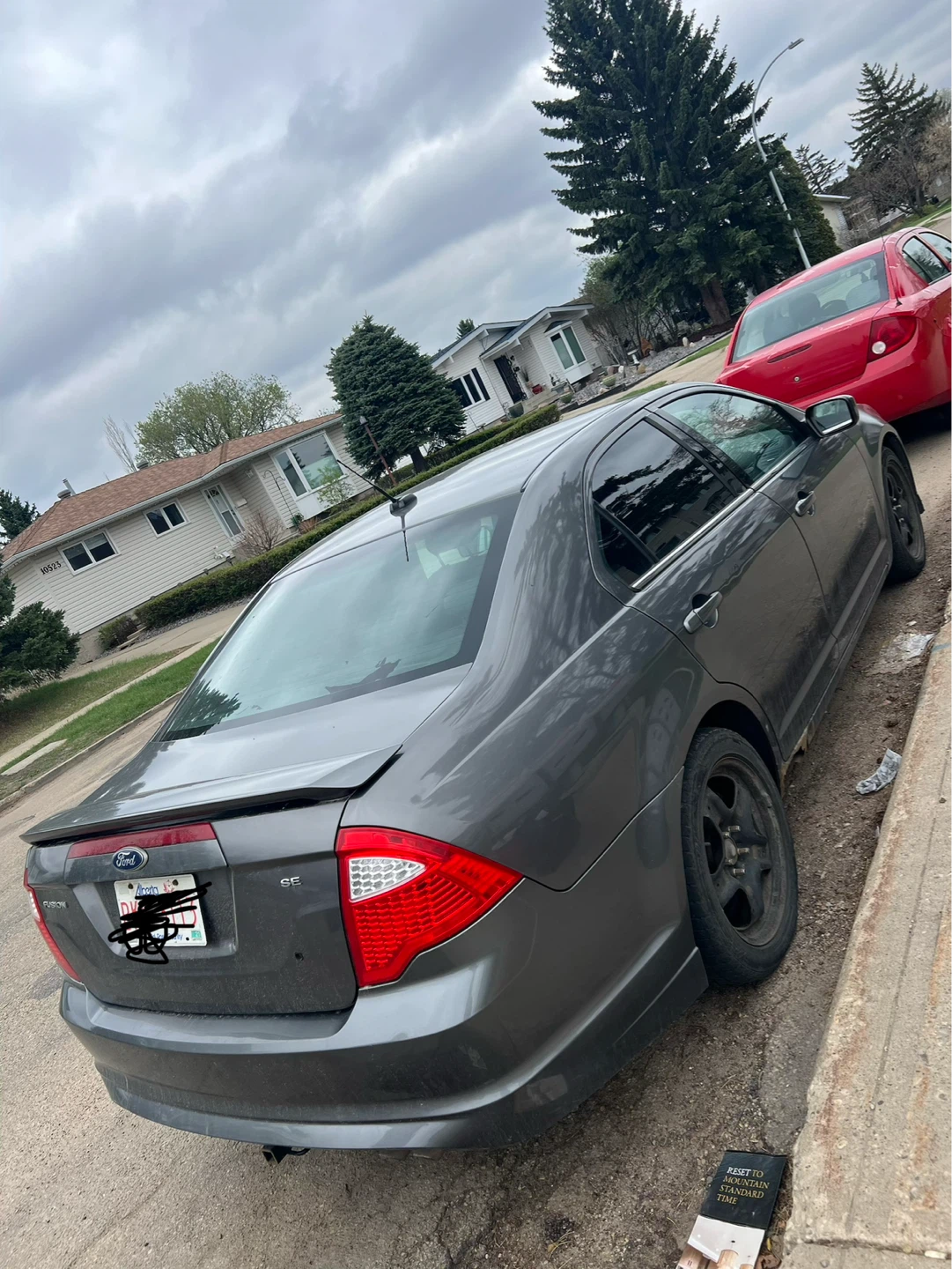 Grey Ford Fusion SE Sedan - photo 5