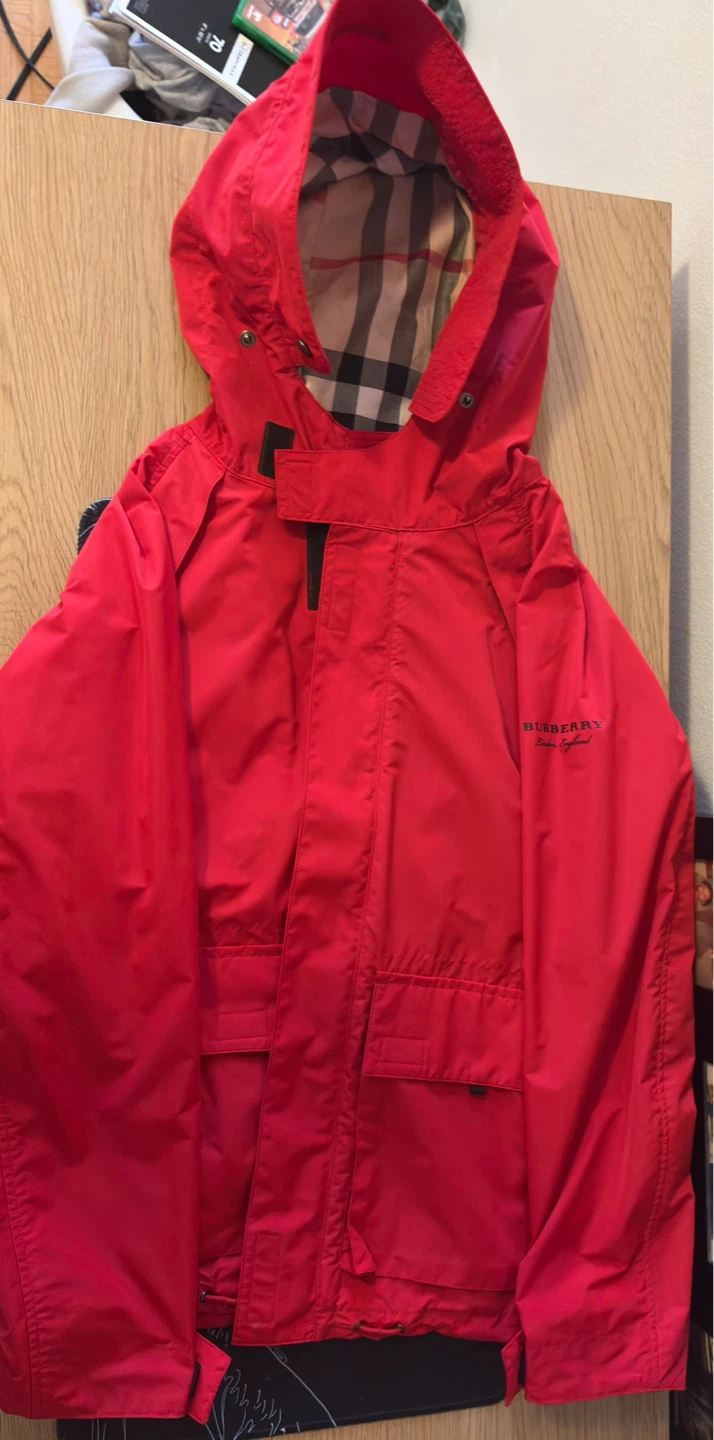 Burberry Hooded Rain Jacket-Red(Nova Check Lining)(12Y size) - photo 2