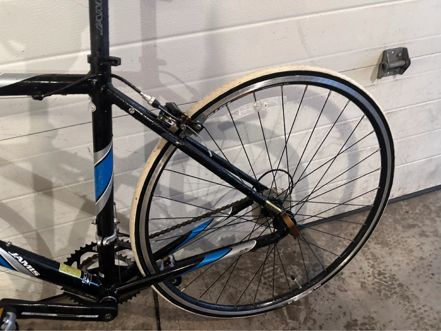 Jamis Ventura Road Bike - photo 5