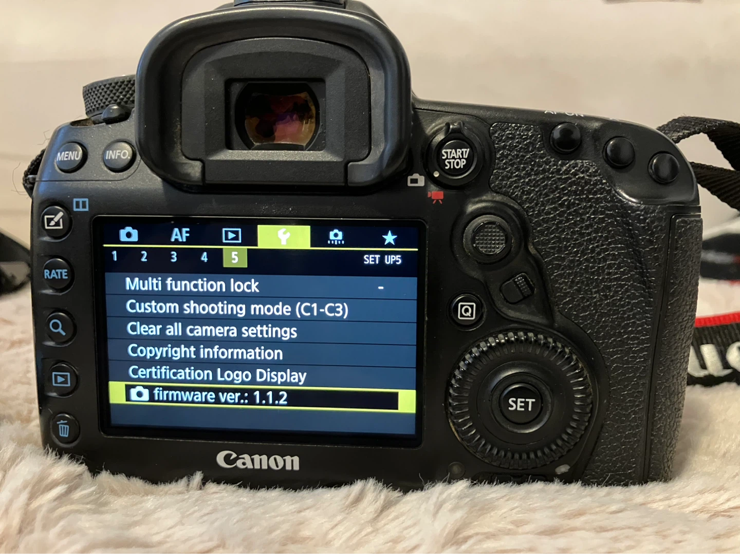 Canon 5D mark IV camera body - photo 2