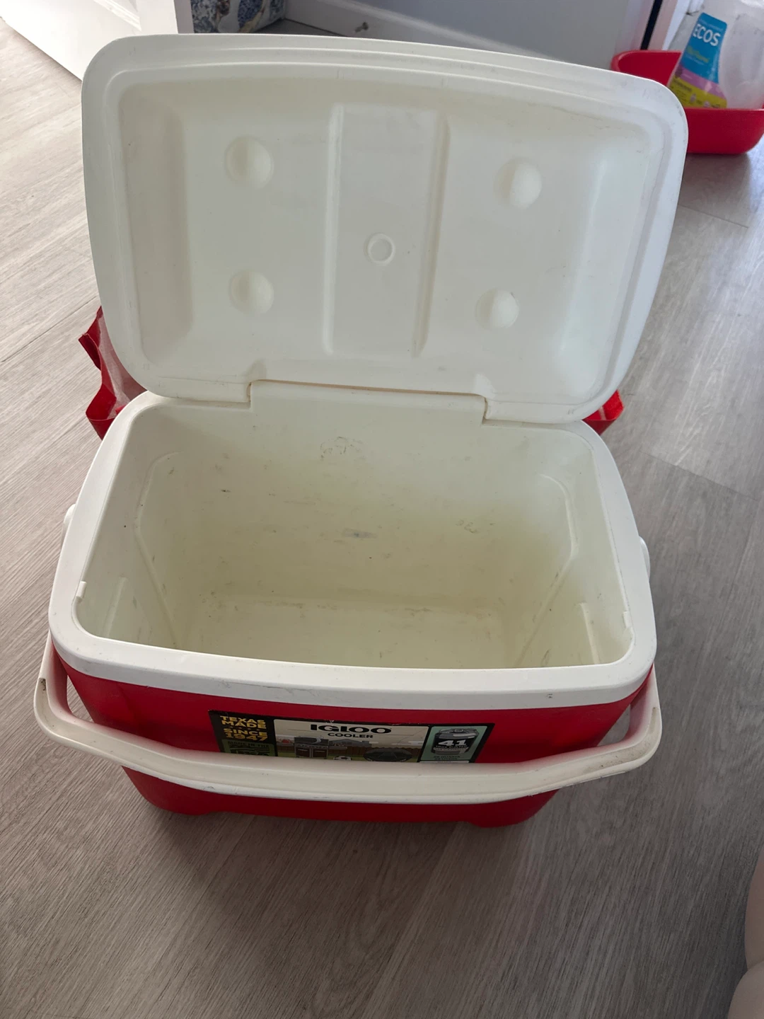 Igloo Cooler - Red/White - 28 Quarts - photo 3