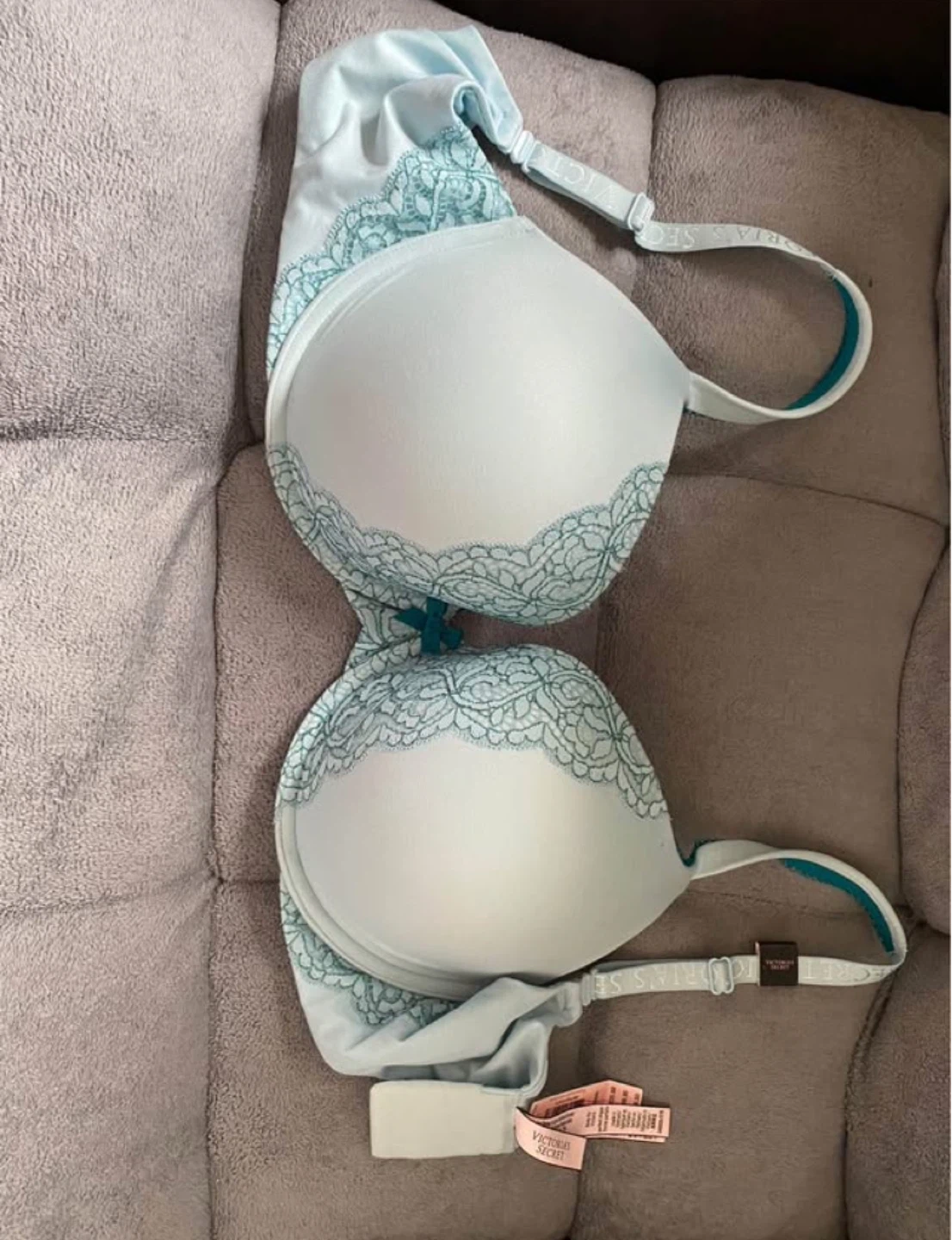 Victoria’s Secret bras Size 34DDD - photo 2