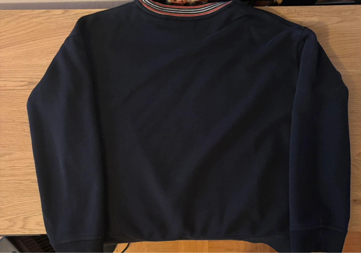 Burberry "Piece of Cake" Graphic Sweatshirt -Black(Size 12Y) - photo 2
