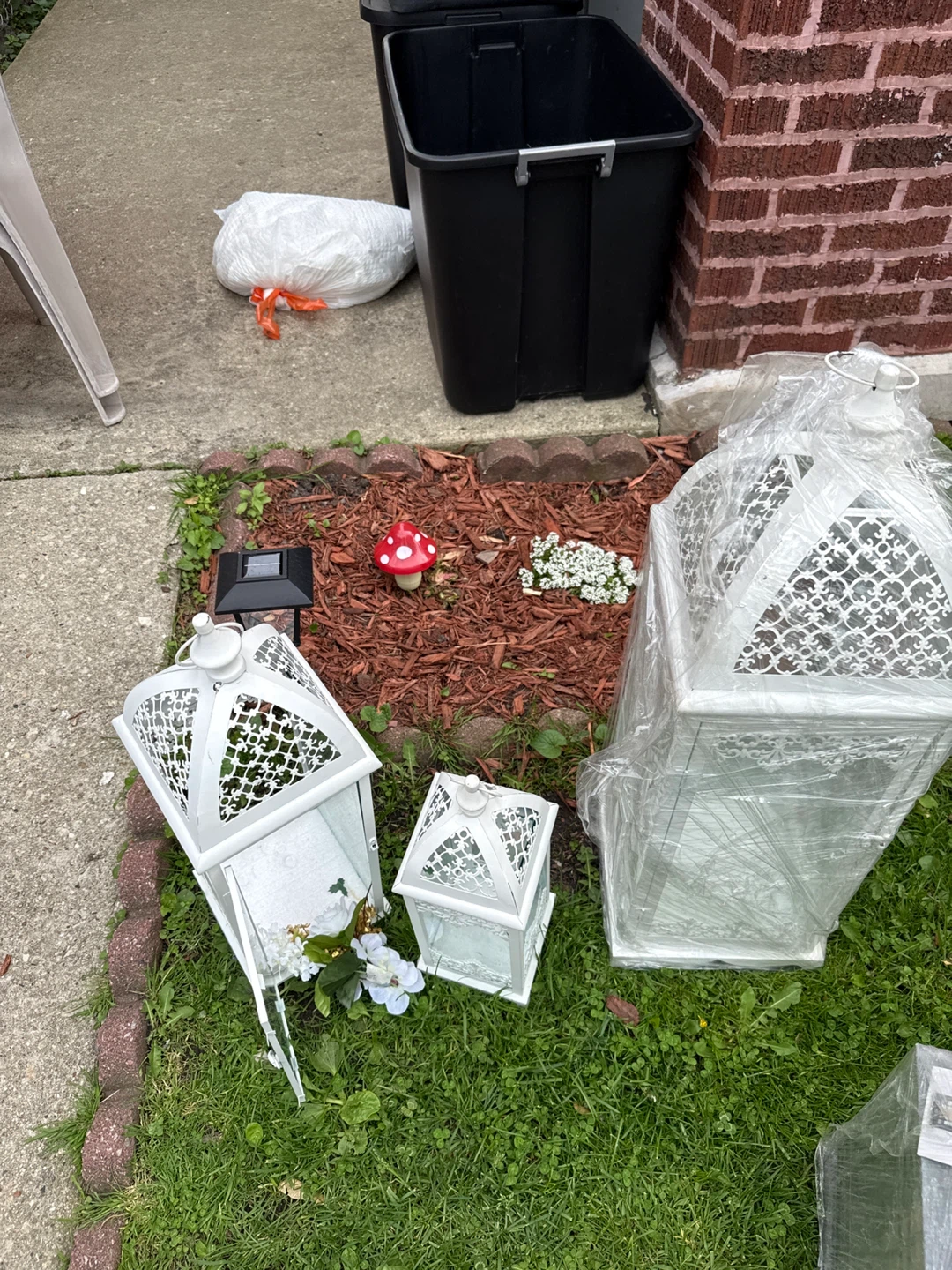 White Metal Lanterns Set