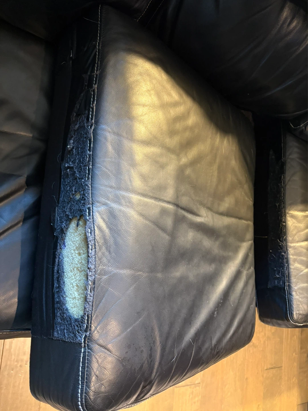 Black Leather 3-Seater Sofa - photo 3