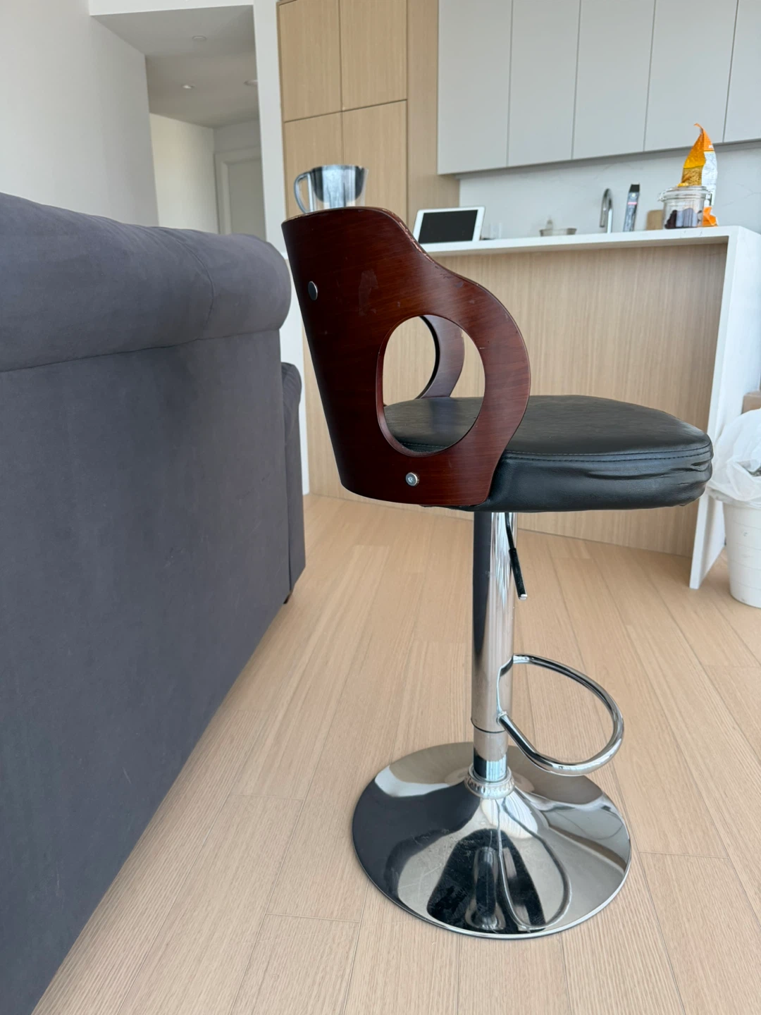 Swivel height adjustable bar stool - photo 3