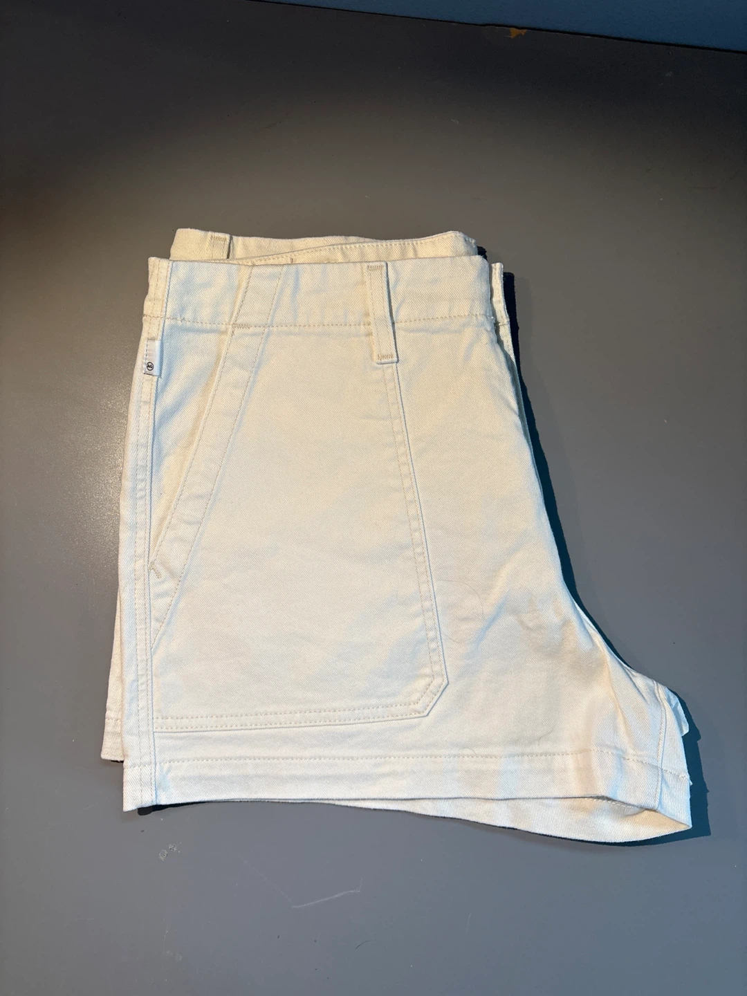 AG Adriano Goldschmied Analog Short High Rise Fit Cream - photo 3