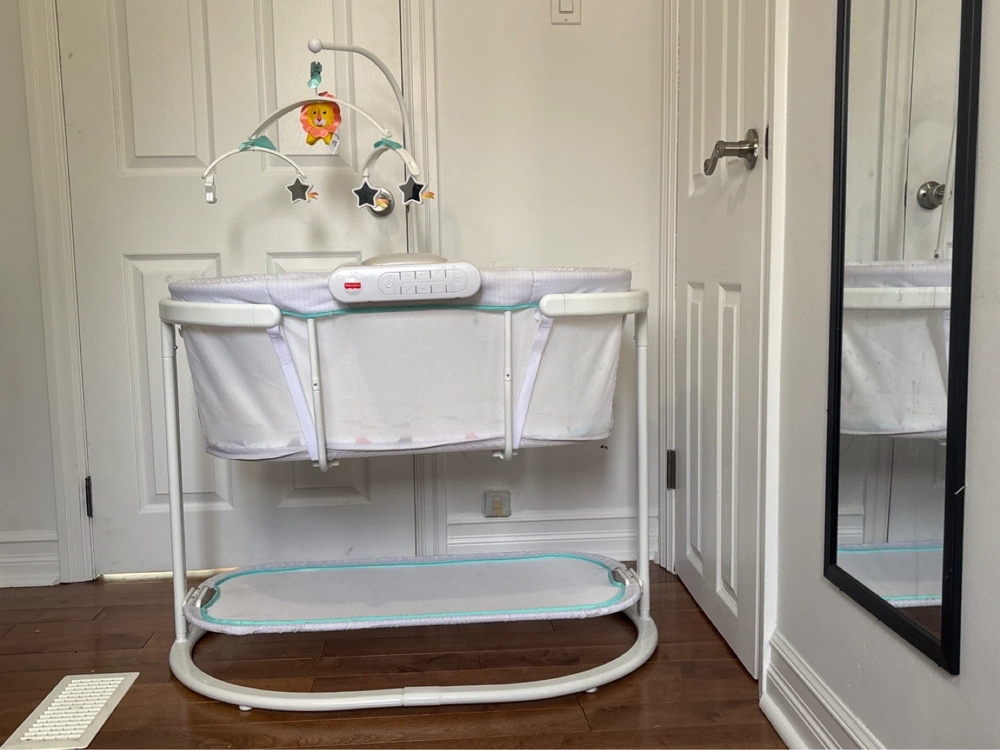 Fisher-Price Soothing Motions Bassinet