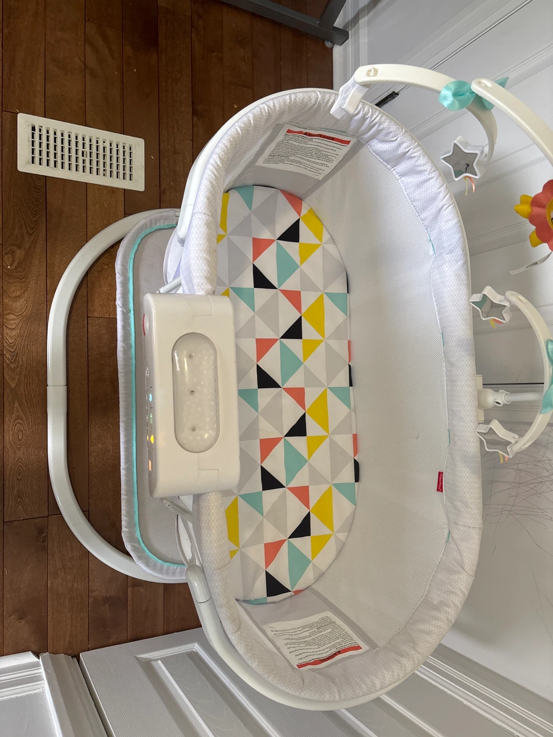 Fisher-Price Soothing Motions Bassinet - photo 3