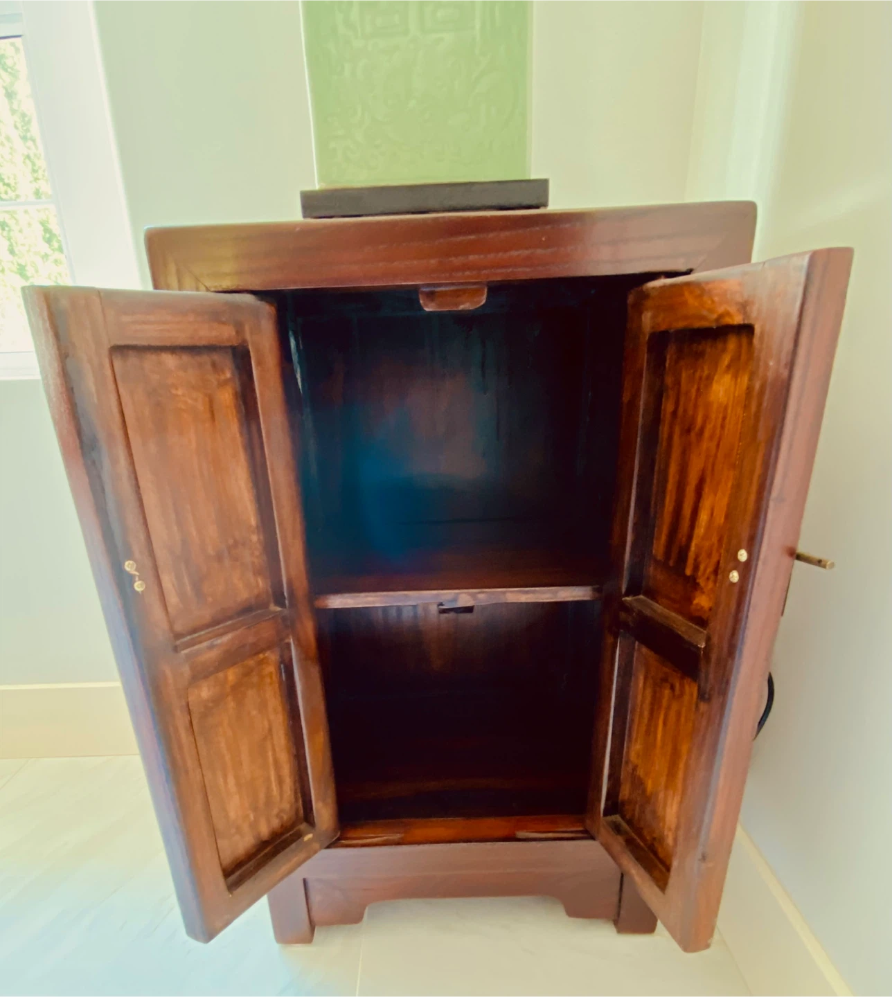 BEAUTIFUL VINTAGE SOLID WOOD CHINESE CABINET - photo 3
