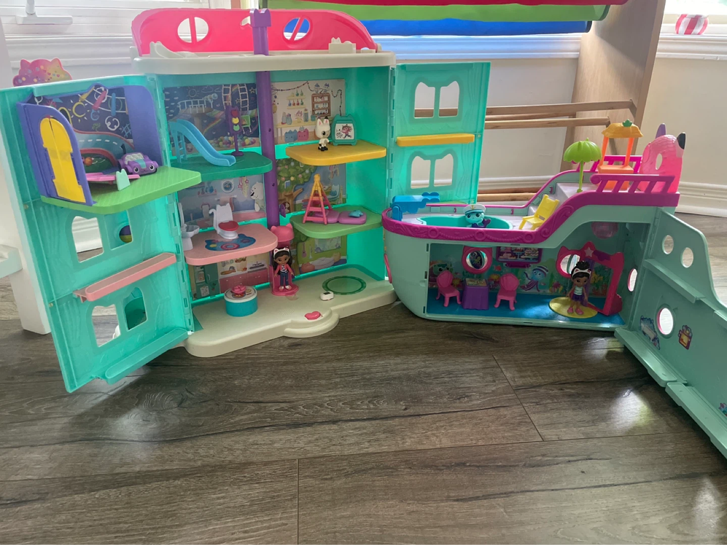 Gabby's Dollhouse Playset with Accessories