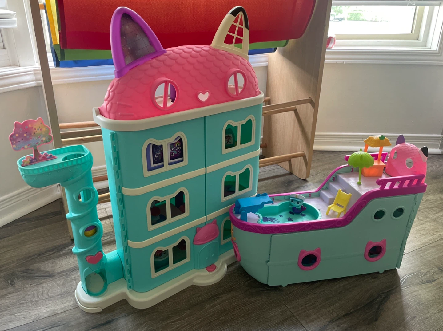 Gabby's Dollhouse Playset with Accessories - photo 4