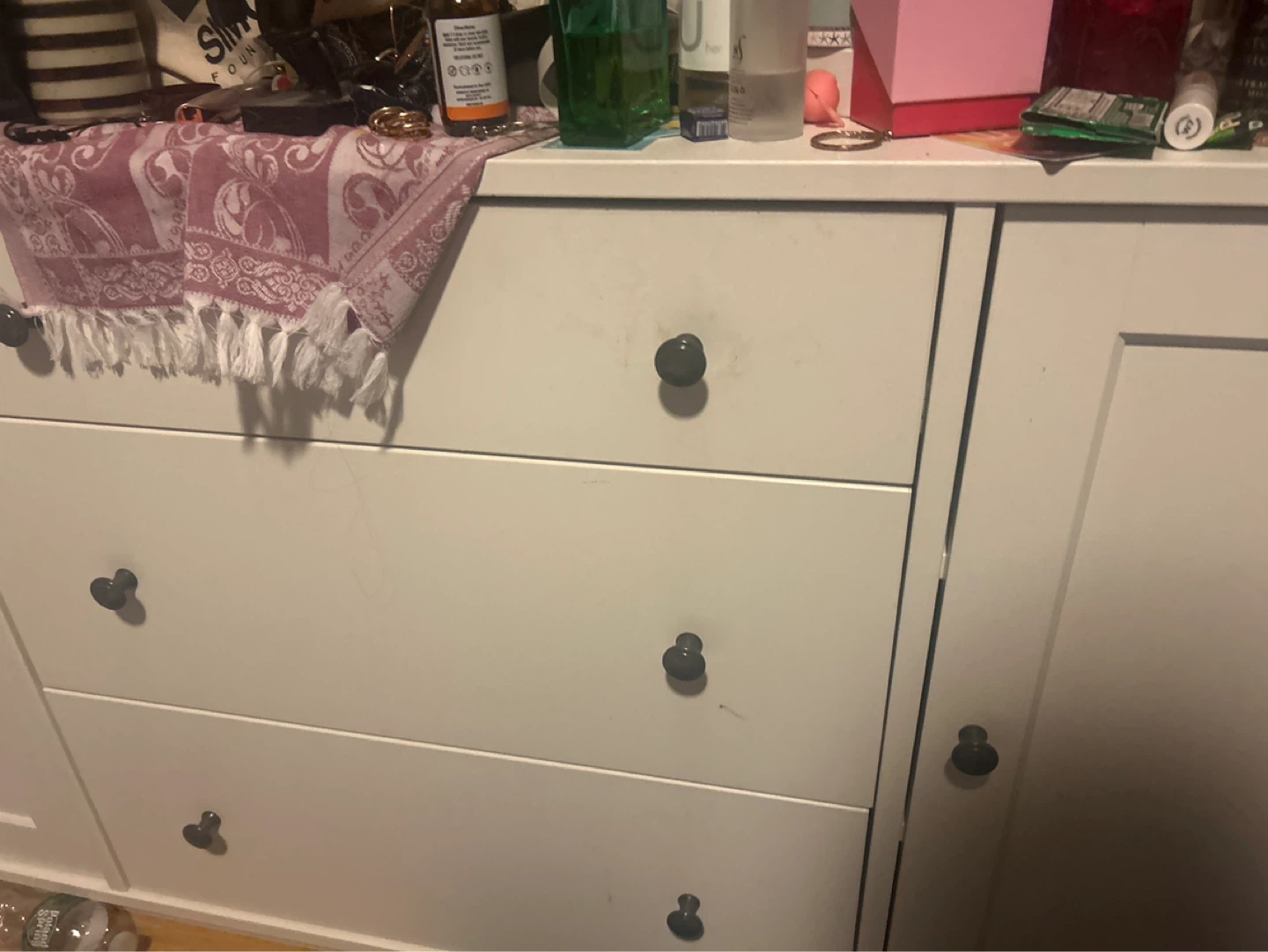 White Dresser with 4 Drawers and 2 Door