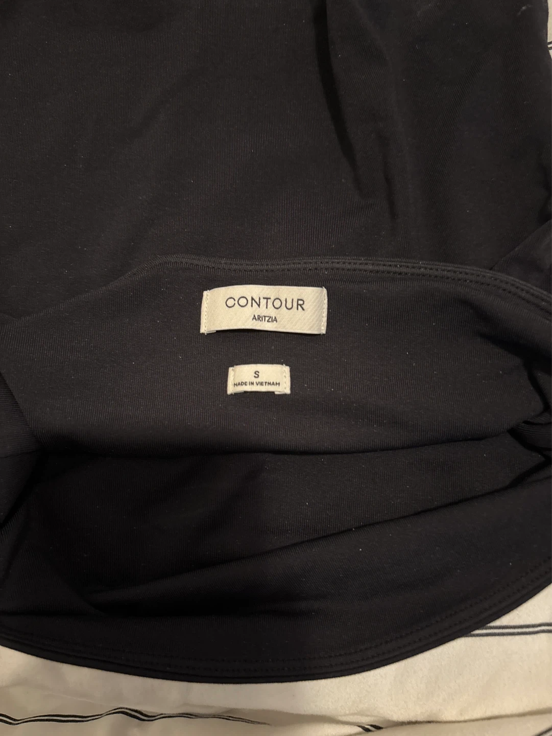 Aritzia Contour Strapless Top - Black - Size S - photo 3