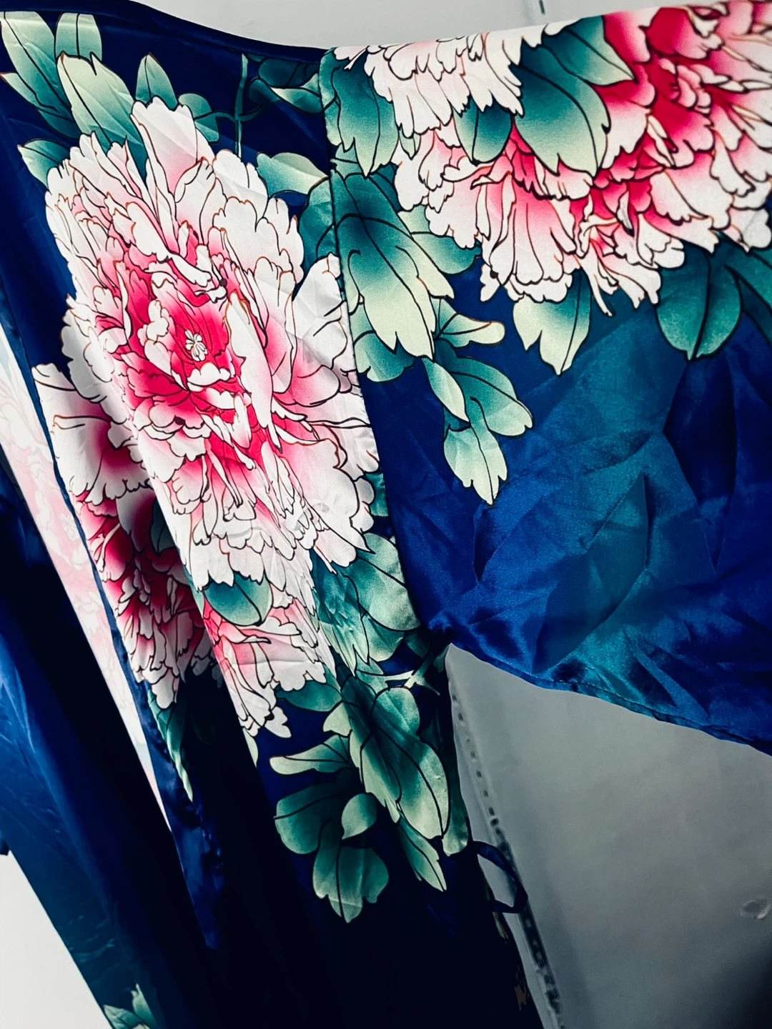 Blue floral kimono robe