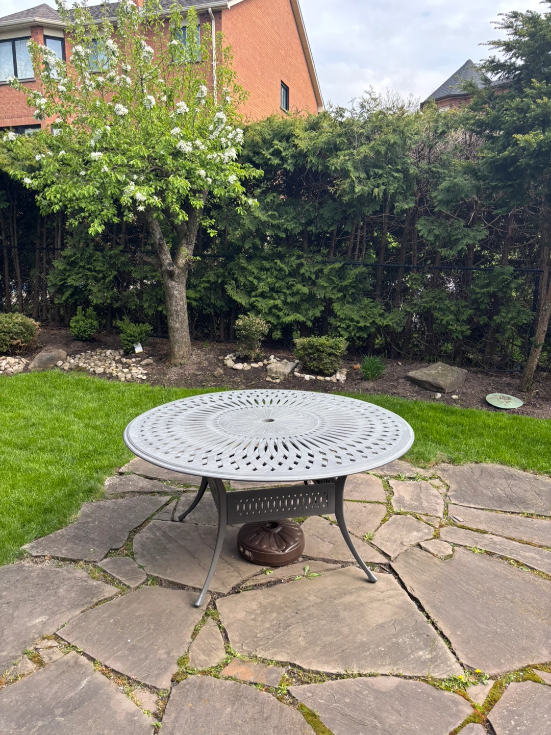 Round Metal Patio Table - Grey