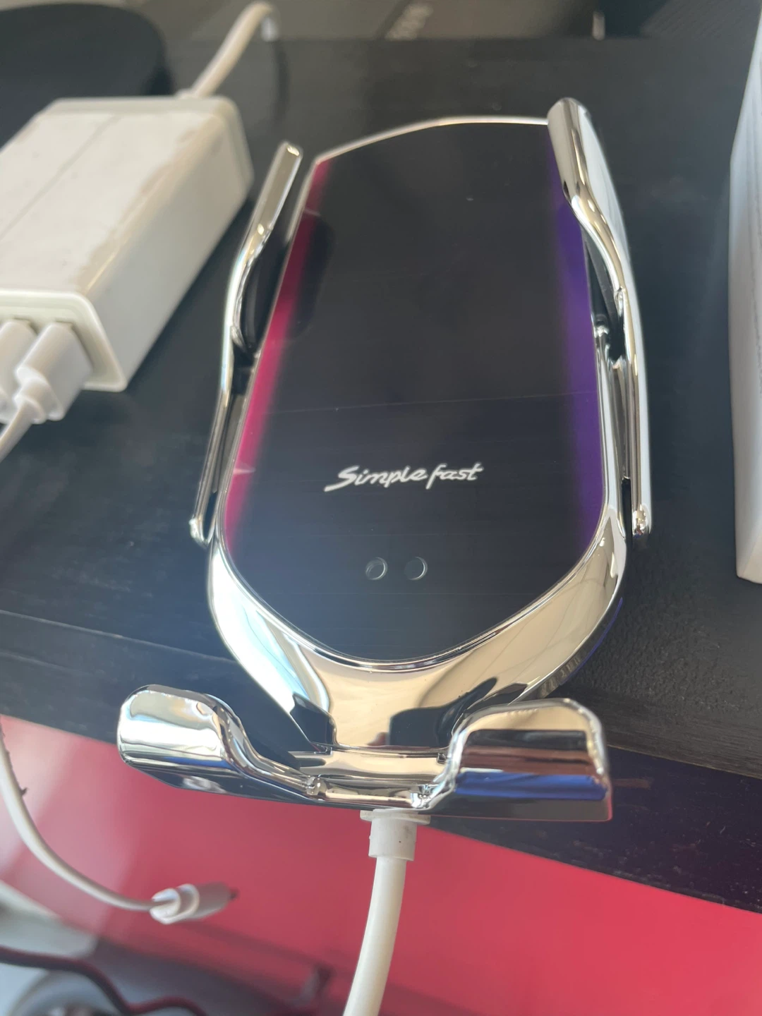 BRAND NEW Simple Fast R1 Smart Sensor Car Wireless Charger