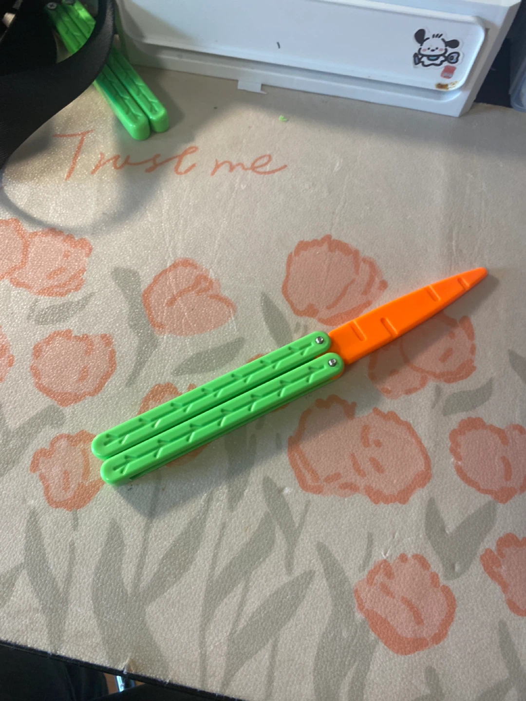 Green Butterfly Knife Toy with Orange Carrot Blade - photo 2