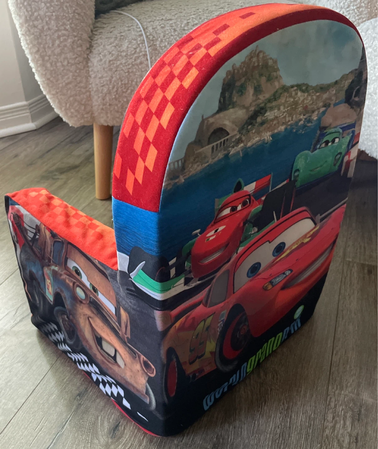 Disney Cars Lightning McQueen Kids Chair - photo 2