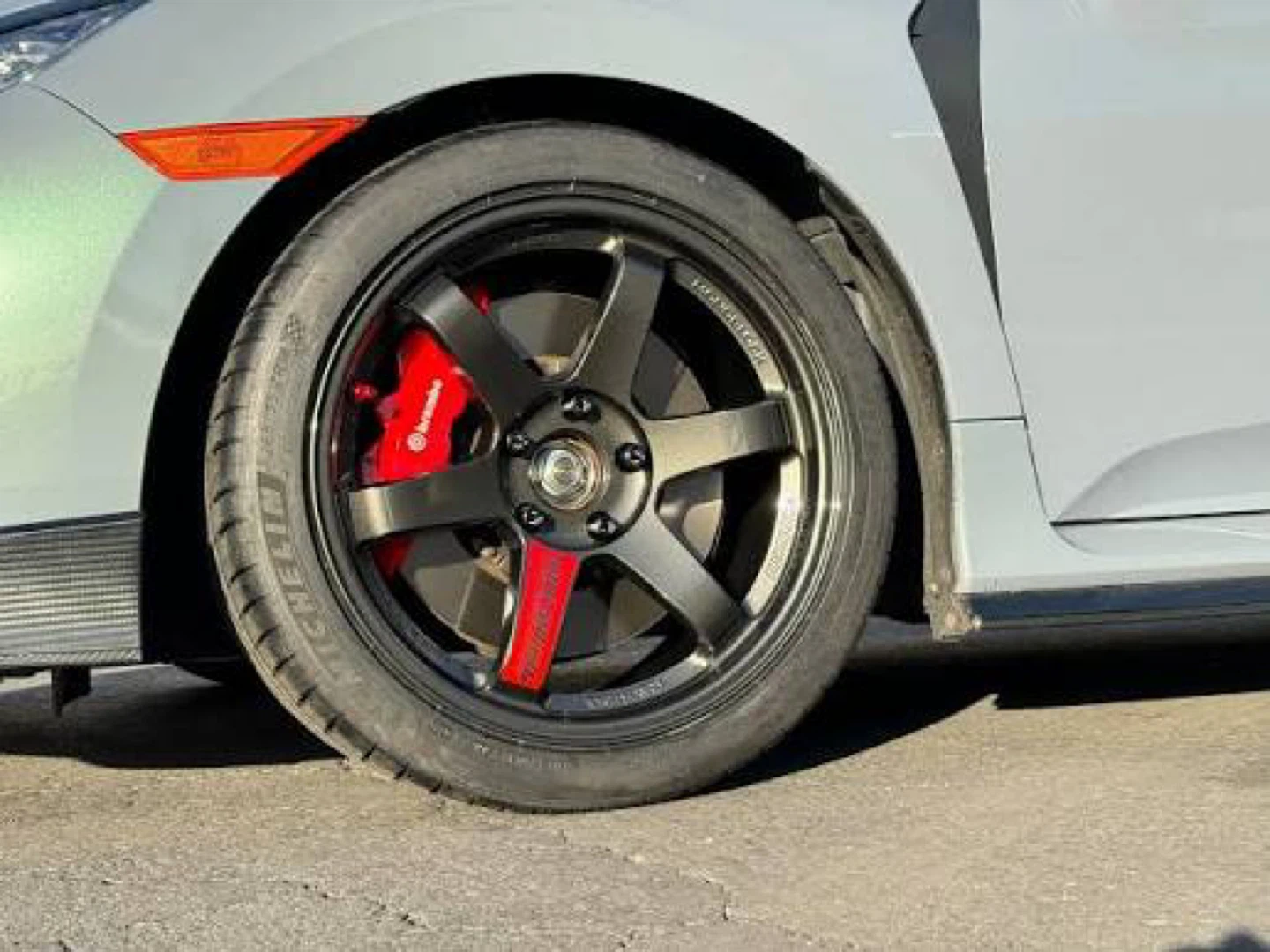 Volk Racing TE37 Saga Sagas 18x9.5 +22 5x114.3