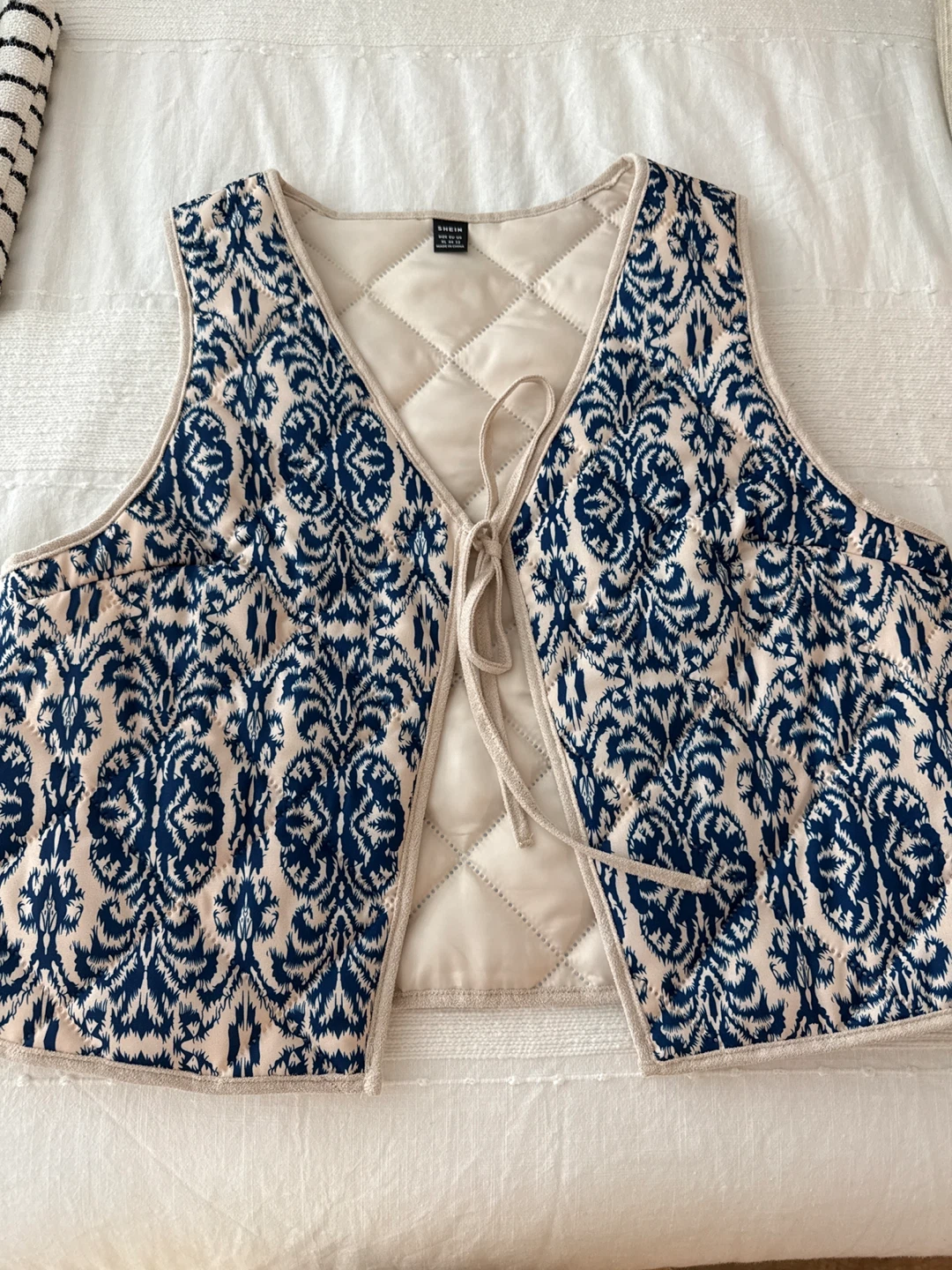 SHEIN Quilted Vest - Blue and White Pattern