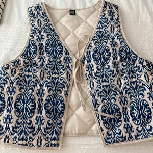 SHEIN Quilted Vest - Blue and White Pattern