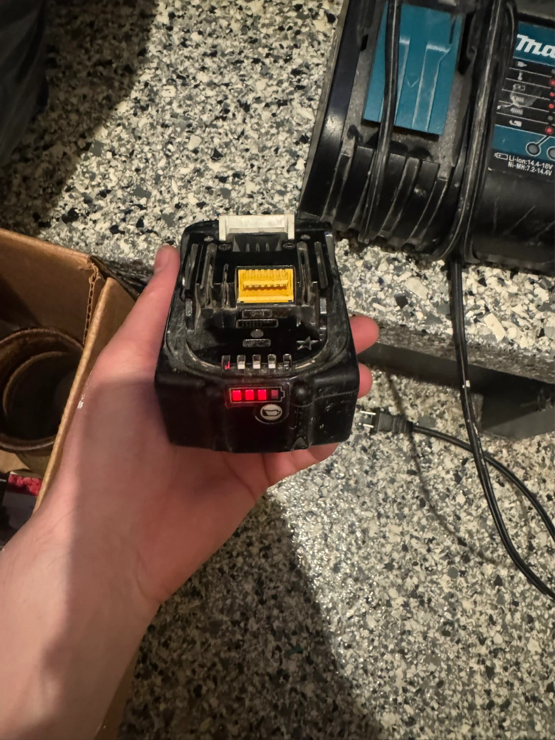 Makita 18V LXT 6.0Ah Lithium-Ion Battery and DC18SD Charger