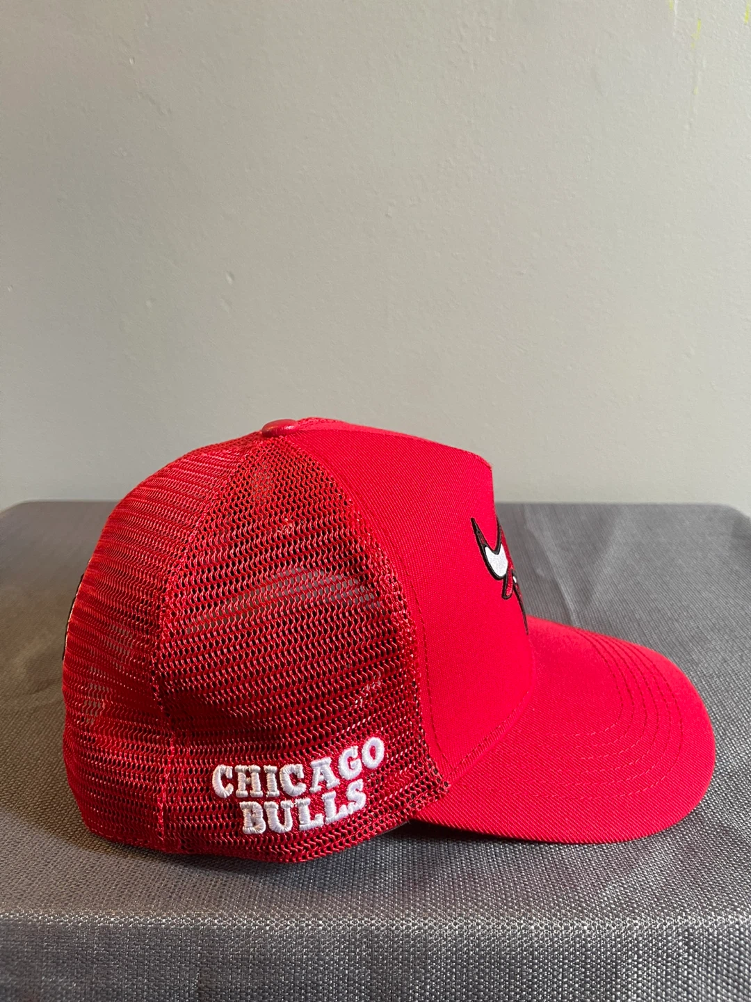 Chicago Bulls NBA Red Trucker Hat - photo 2