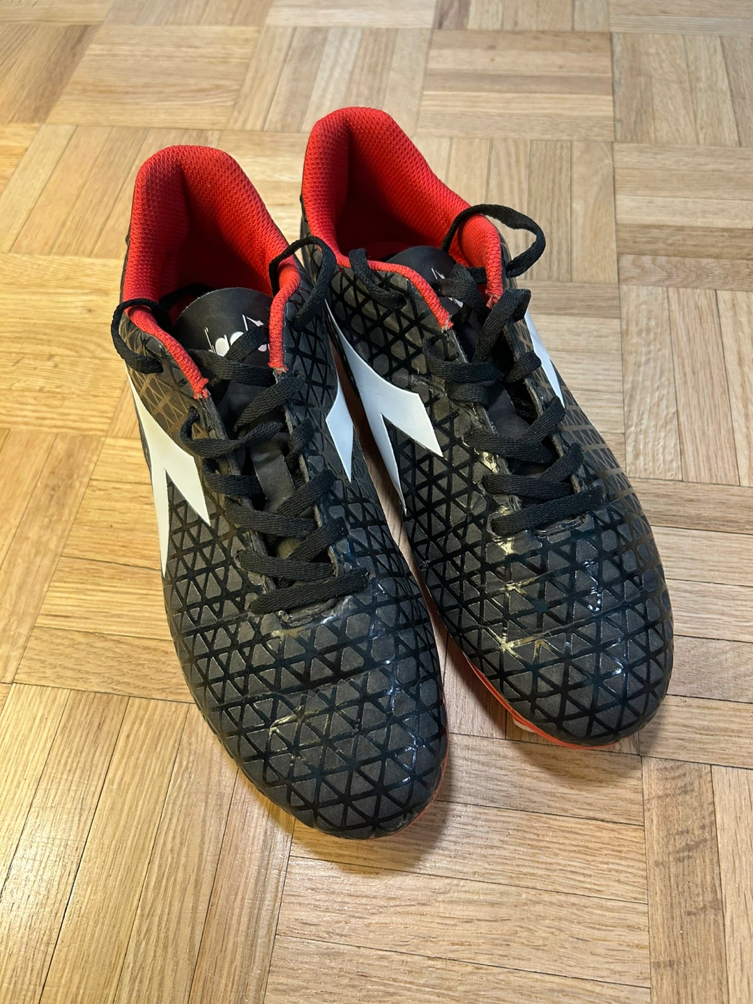 Diadora Soccer Cleats - Woman’s Size 8.5 - photo 3