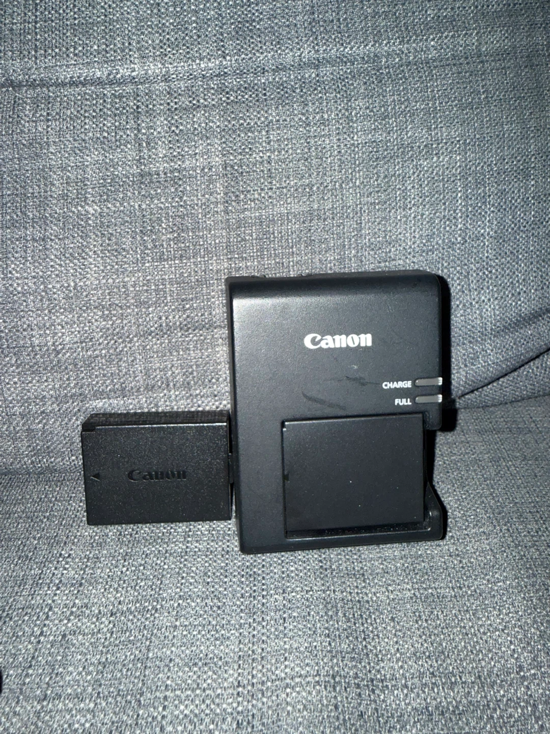 Canon EOS Rebel T7 with Accessories - photo 5