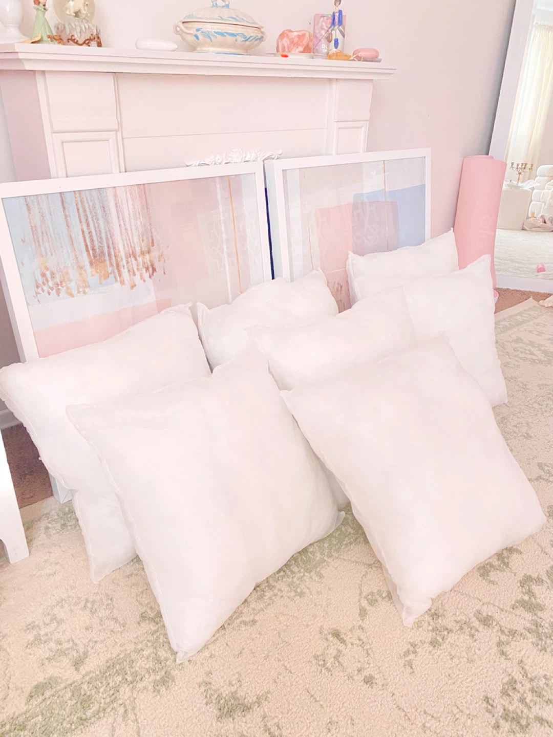 7 White Square Pillow Inserts