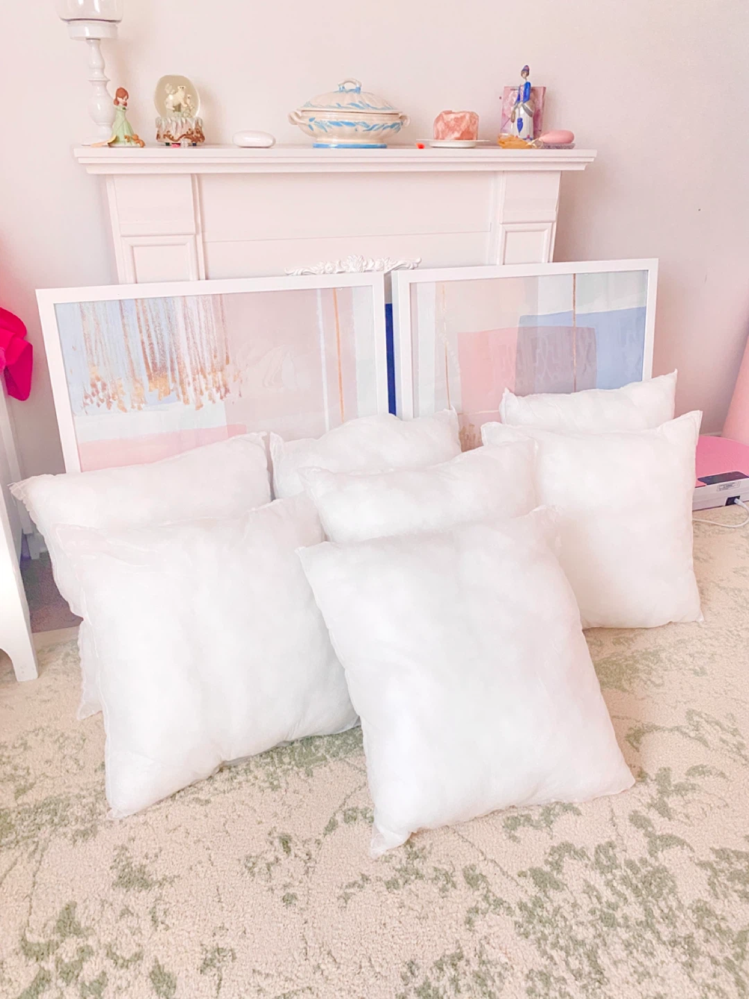 7 White Square Pillow Inserts - photo 2