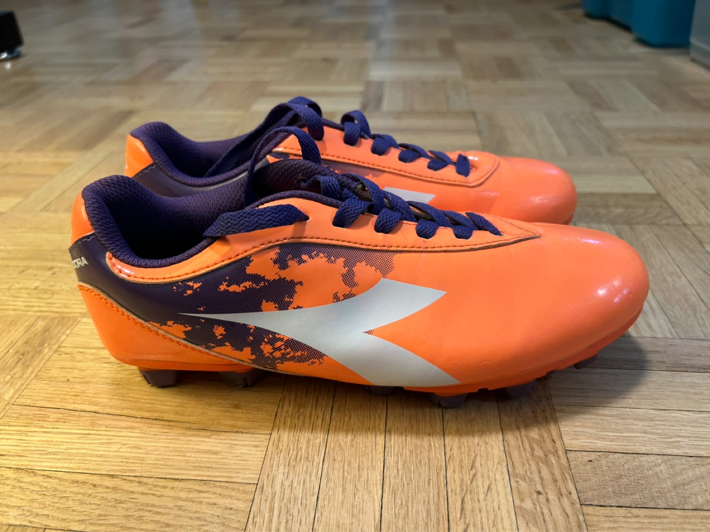 Diadora Soccer Cleats - Woman’s Size 6.5
