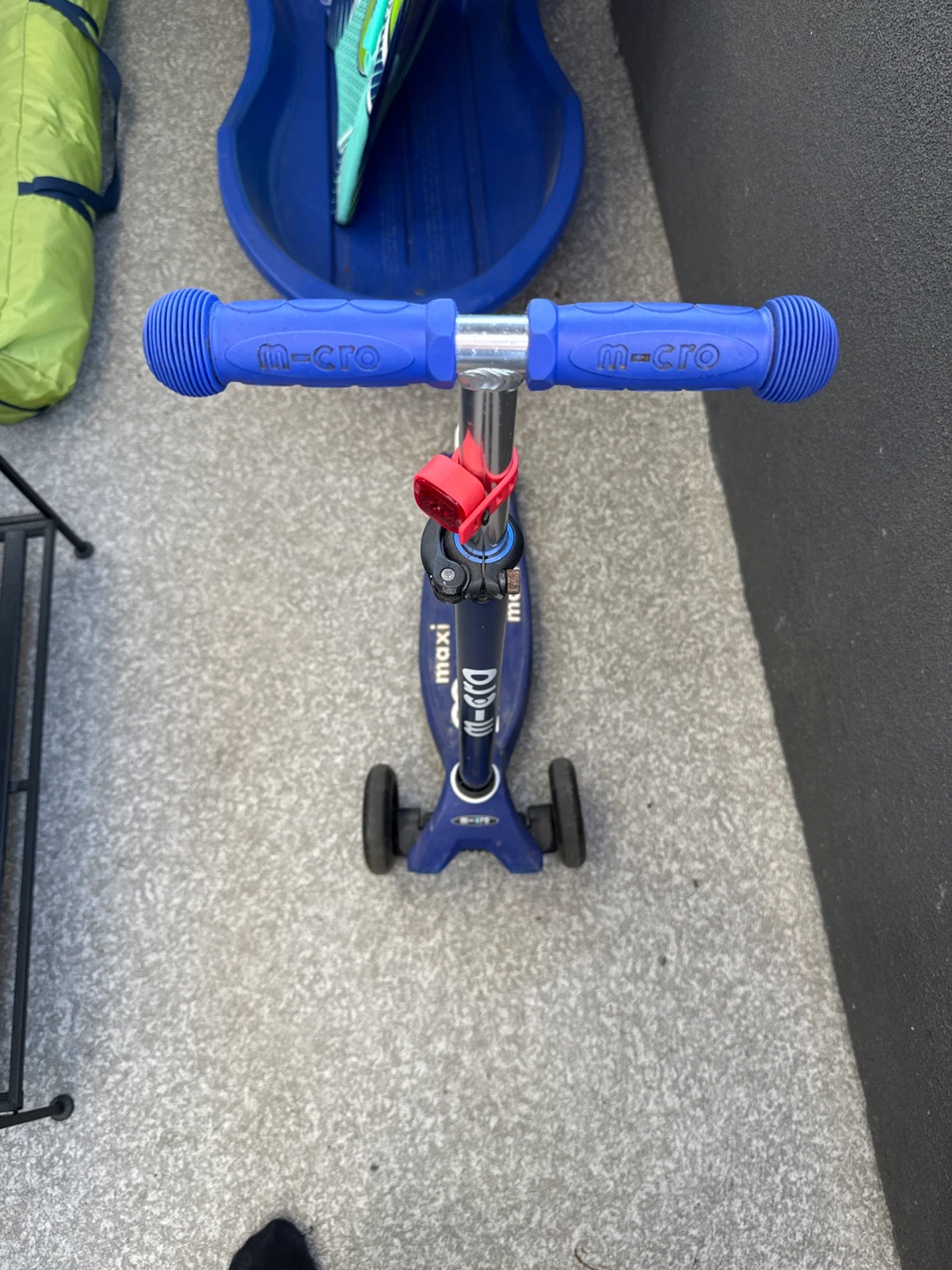 Micro Maxi LED Scooter