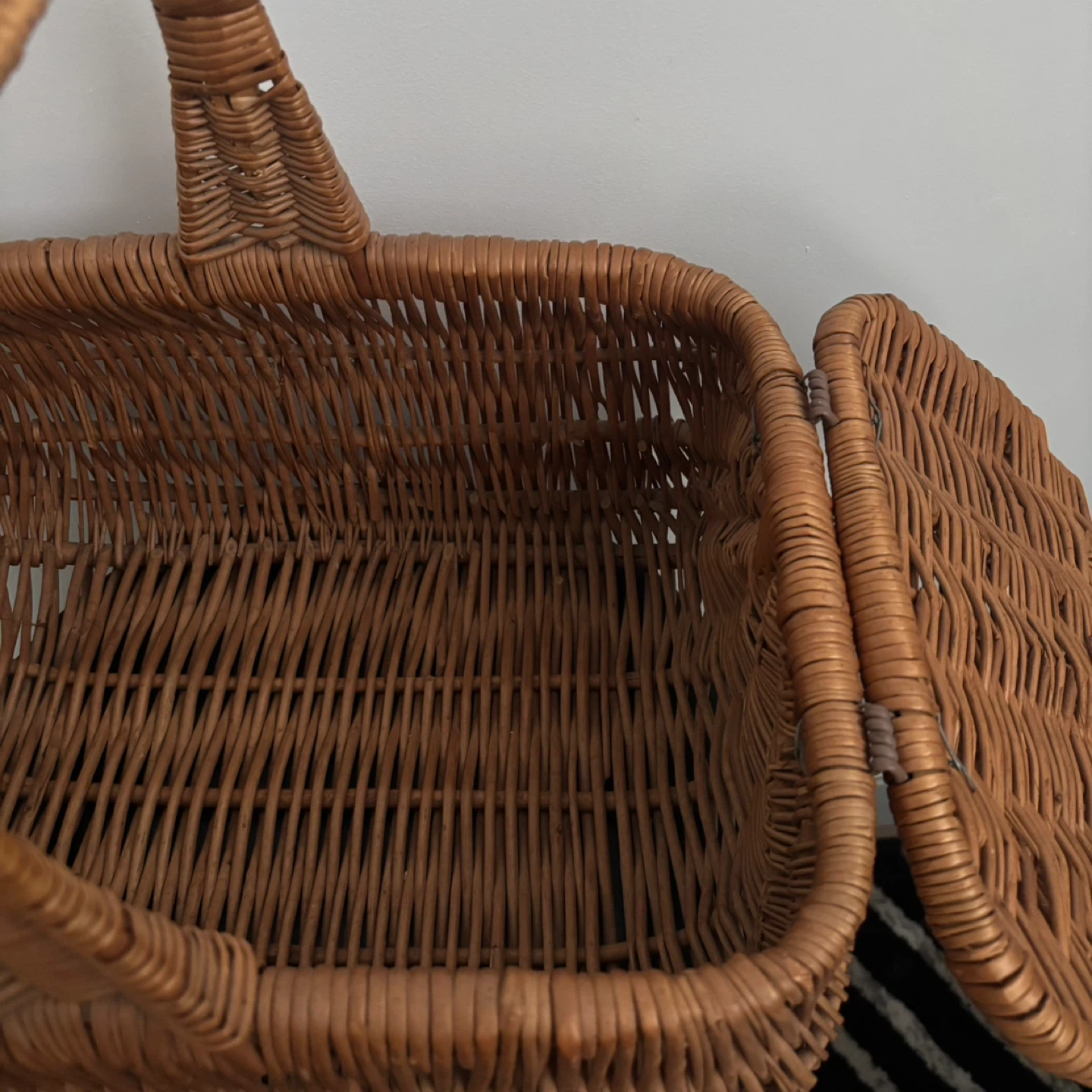 Vintage Picnic Basket - photo 5