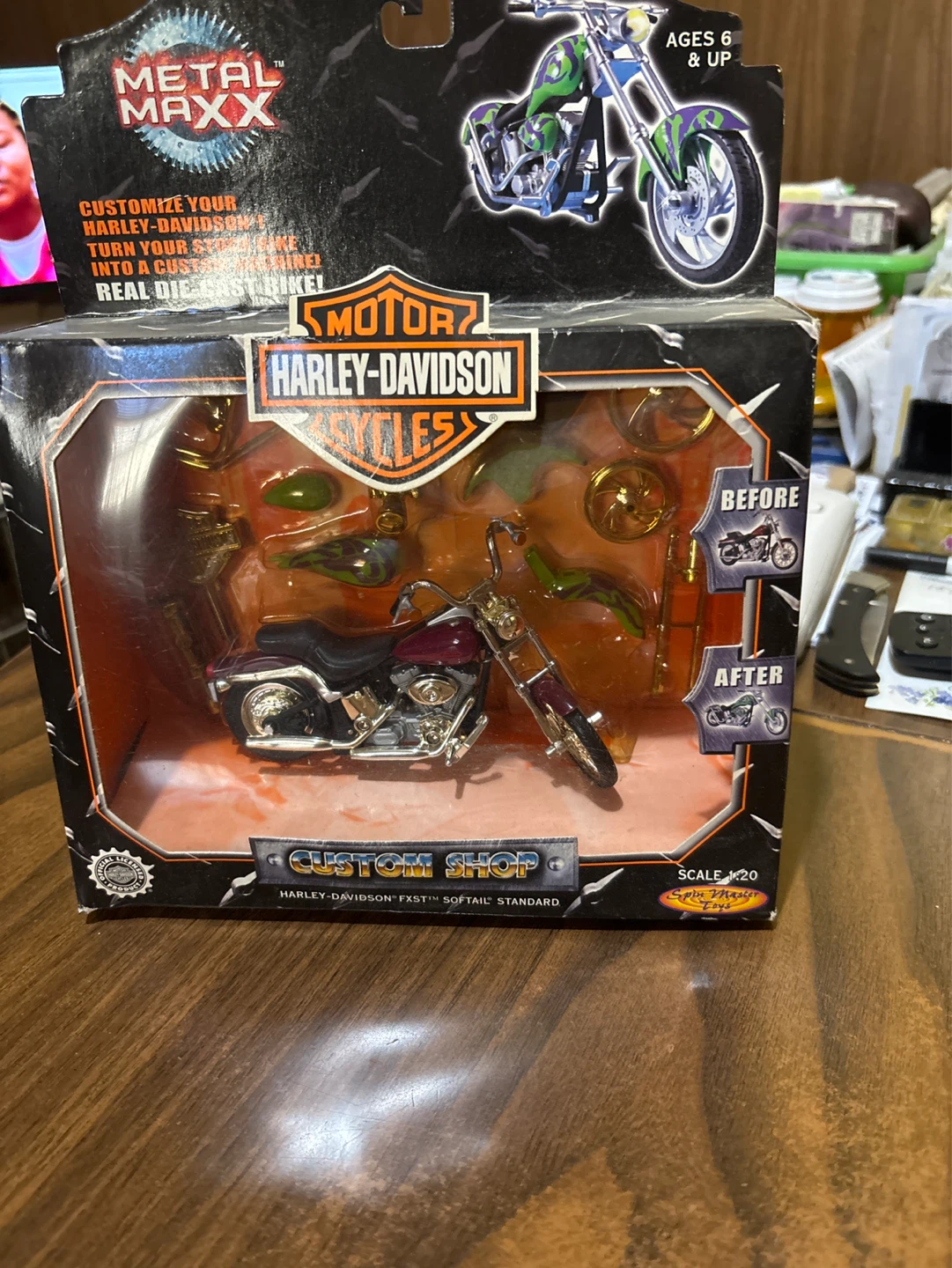Diecast motor cycle model