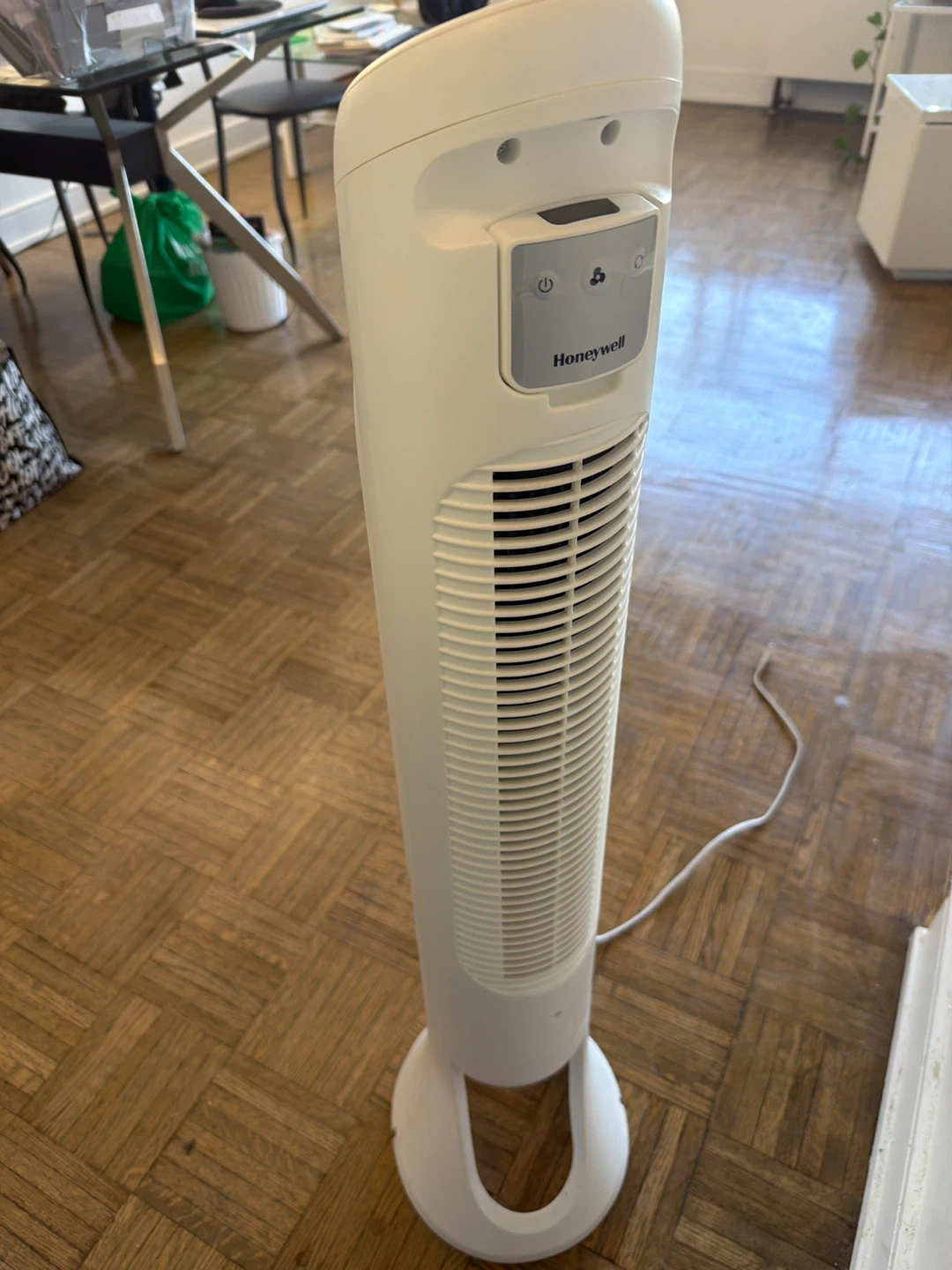 Honeywell QuietSet Tower Fan - photo 3