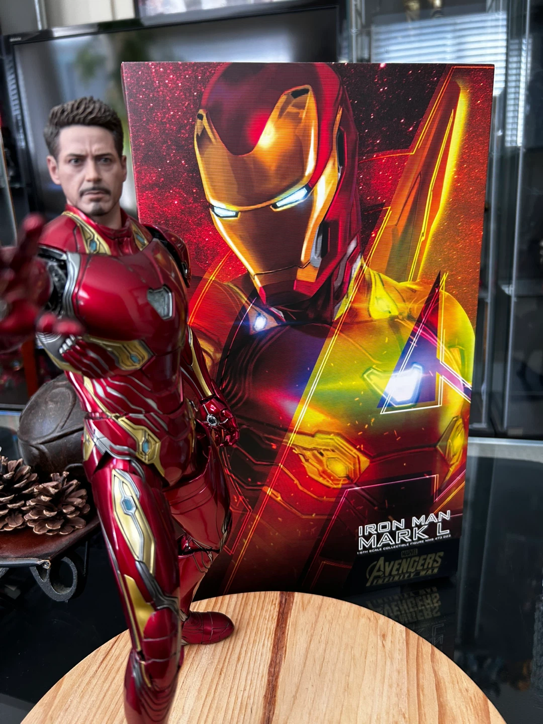 Hot Toys Iron Man Mark L Avengers Infinity War Action Figure