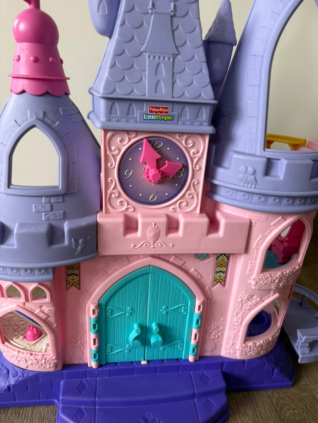 Fisher-Price Little People Princess Castle with 5 Figures - photo 3