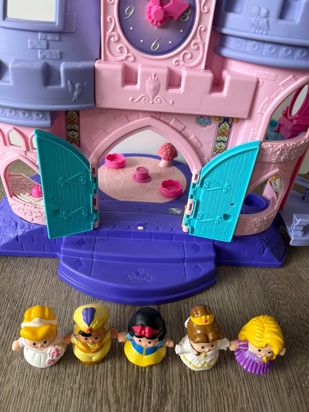 Fisher-Price Little People Princess Castle with 5 Figures - photo 4