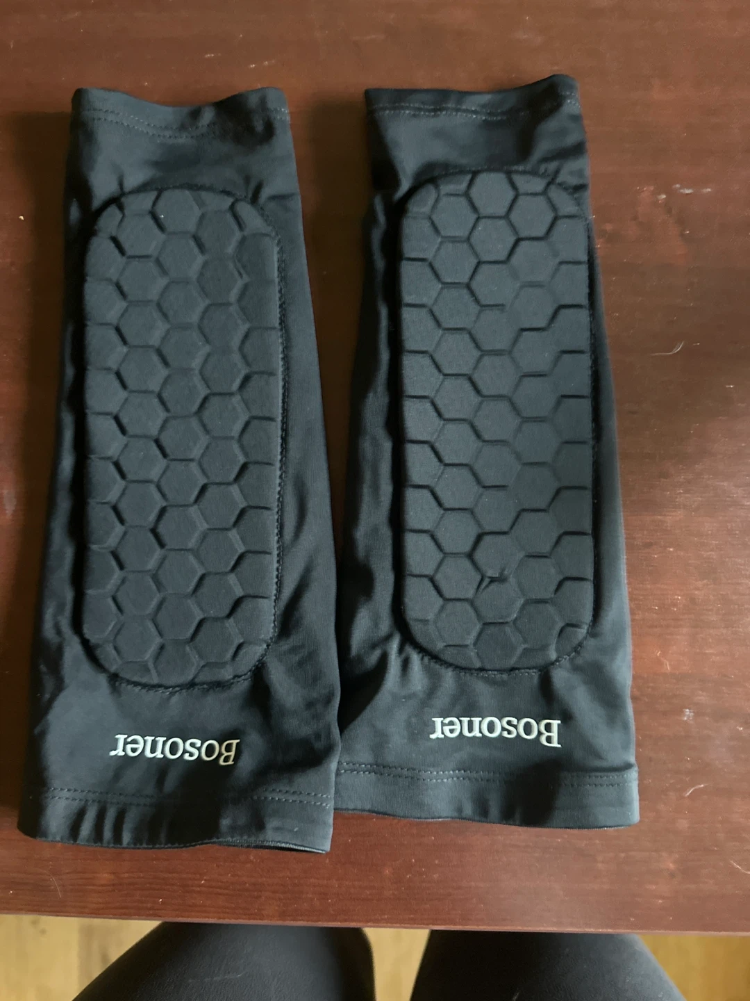 Bosoner Black Padded soccer shin pads