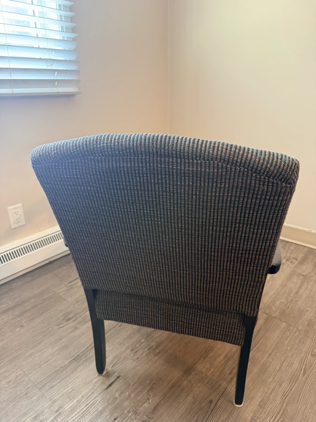 Living room chair - photo 3