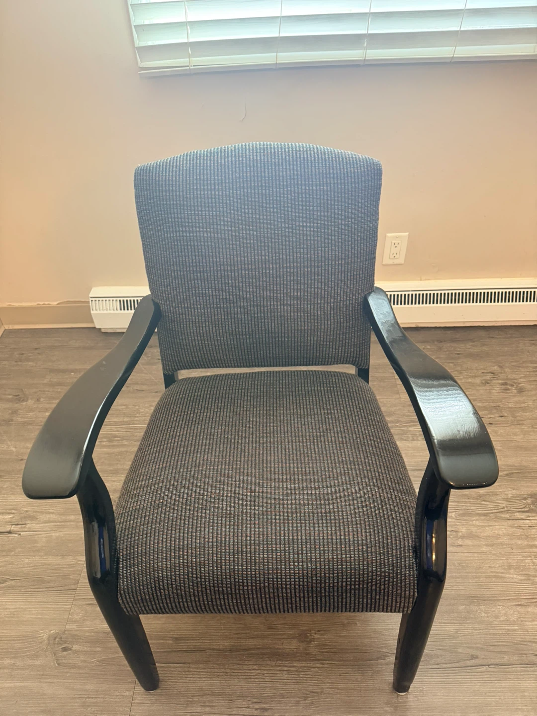 Living room chair - photo 2