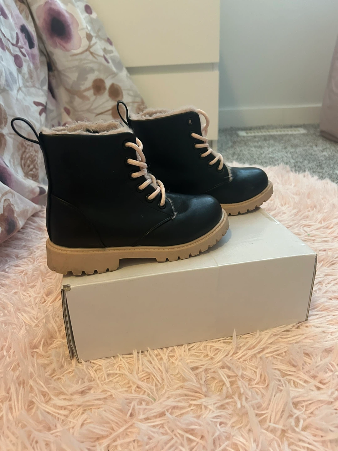 Olivia Miller Girl Black Lace-Up Boots Size 13 - photo 2