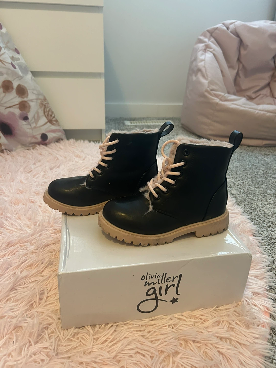 Olivia Miller Girl Black Lace-Up Boots Size 13 - photo 3