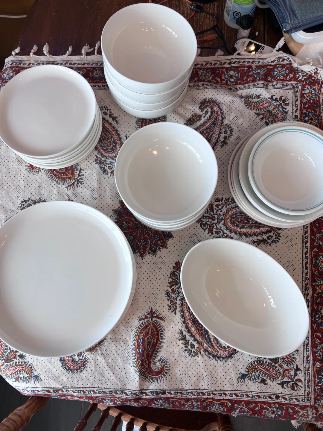 Gluckstein Home Dinnerware Set