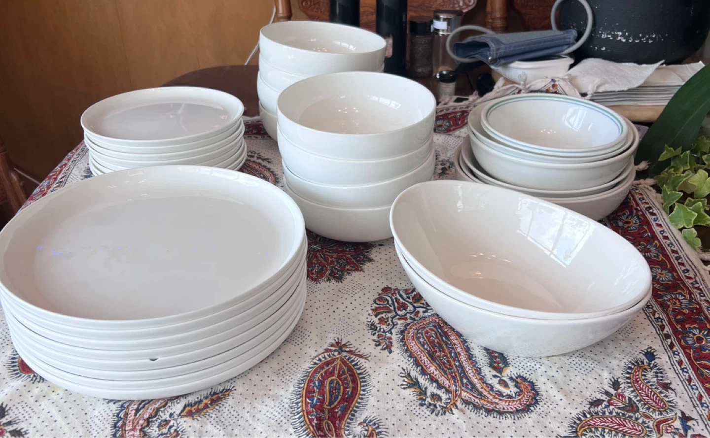 Gluckstein Home Dinnerware Set - photo 4